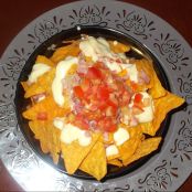 Nachos con queso chedar