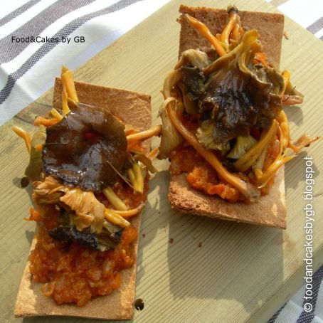 Tostas con bolognesa y setas (Thermomix y tradicional)