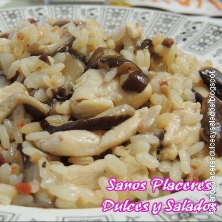 Arroz con pechuga, hongos y jamón