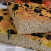 Focaccia con tomates secos, romero y aceitunas negras - Paso 2