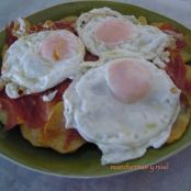Huevos rotos con jamón.