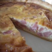 Quiche rellena de jamón York y queso