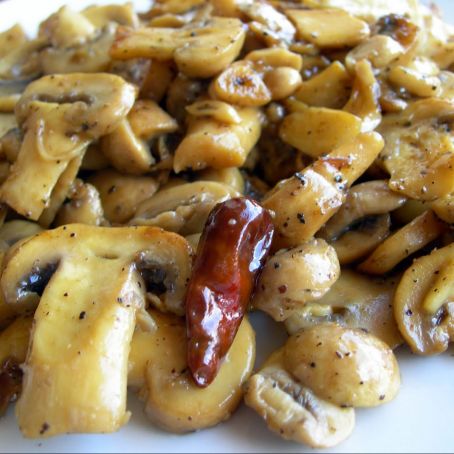 Champiñones al ajillo