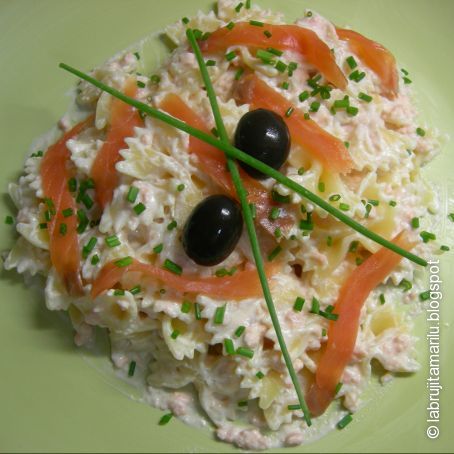 LAZOS CON SALMÓN AHUMADO