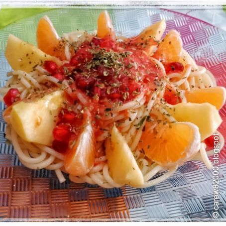 Ensalada de espaguetis y frutas