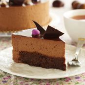 Tarta de mousse de chocolate con base de brownie