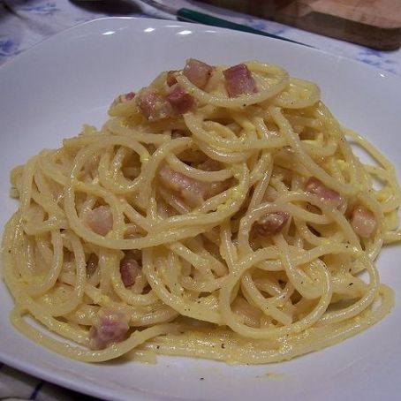 ESPAGUETIS A LA CARBONARA