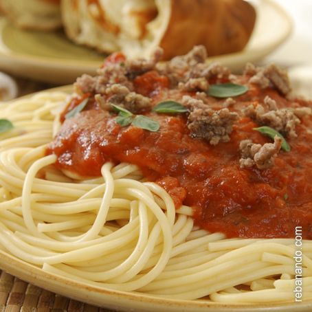 Espaguetis con salsa casalinga