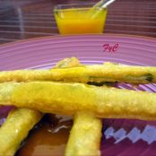Espárragos verdes en tempura con salsa de cítricos