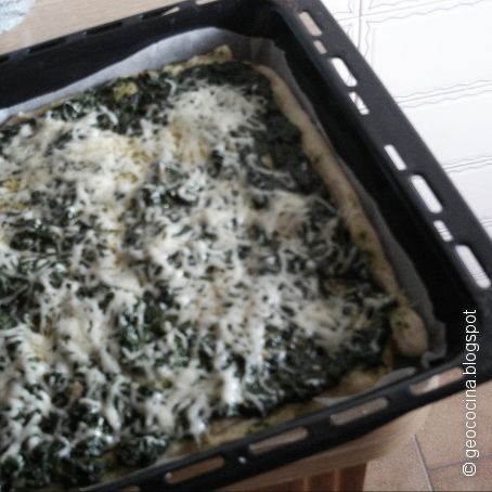 Coca de espinacas y queso