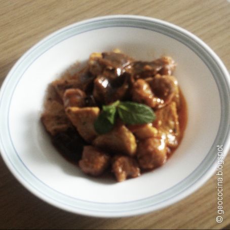 Suquet de carne con setas y longanizas