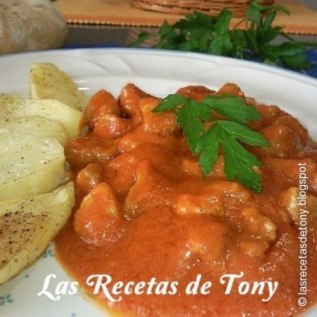 CABEZADA DE CERDO CON SALSA DE TOMATE CASERO