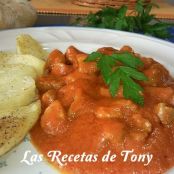 CABEZADA DE CERDO CON SALSA DE TOMATE CASERO