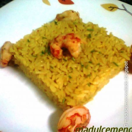 ARROZ AL CURRY CON LANGOSTINOS.