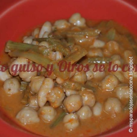 Garbanzos con cardillos y targaninas