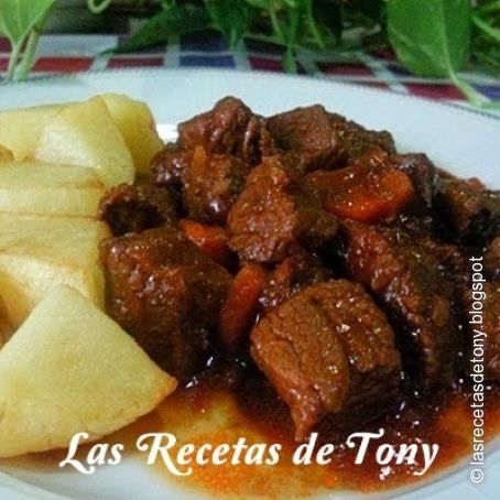 GULASCH DE TERNERA A LA HUNGARA