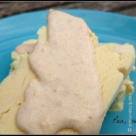 Helado de nubes con crema de sobaos