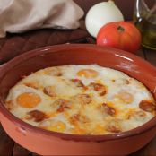 HUEVOS AL PLATO CON CHORIZO