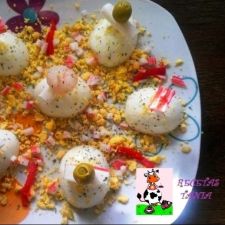 Huevos rellenos de marisco