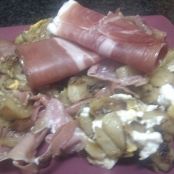 Patata y cebolla con jamón y huevo roto - Paso 6