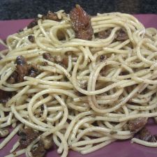 Espaguetis con huevas de mújol y nueces
