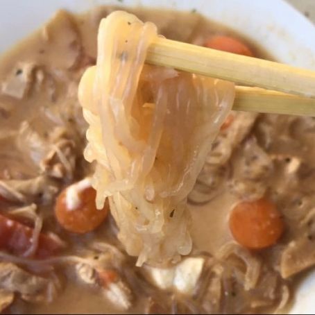 Noodles con salsa cebolla y zanahoria