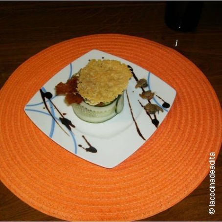 Ensalada con crujientes de queso y jamón