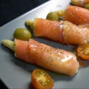 ROLLITOS DE SALMÓN Y ESPÁRRAGOS