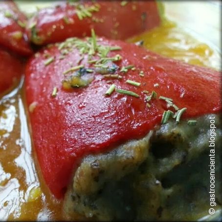 Pimientos del Piquillos Rellenos de Patata y Aceitunas Negras