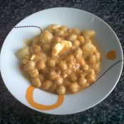 Garbanzos con atún y huevo cocido