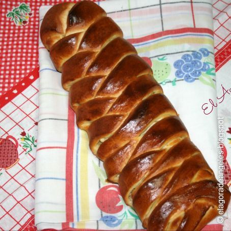 Trenza rellena salada