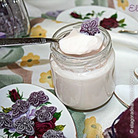 Yogur de caramelos de violeta