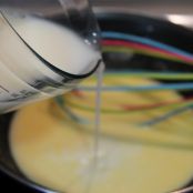 CANELONES RELLENOS DE PANGA, CHAMPIÑONES Y GAMBAS - Paso 8