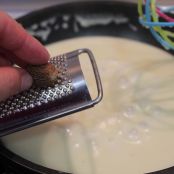 CANELONES RELLENOS DE PANGA, CHAMPIÑONES Y GAMBAS - Paso 9