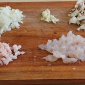 CANELONES RELLENOS DE PANGA, CHAMPIÑONES Y GAMBAS - Paso 2