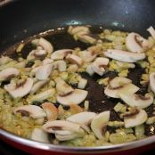 CANELONES RELLENOS DE PANGA, CHAMPIÑONES Y GAMBAS - Paso 3