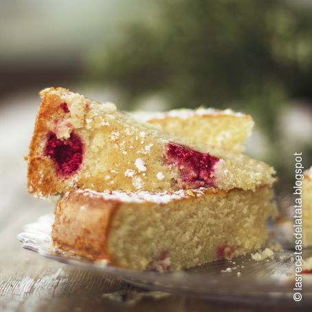 Bizcocho de frambuesas y limón