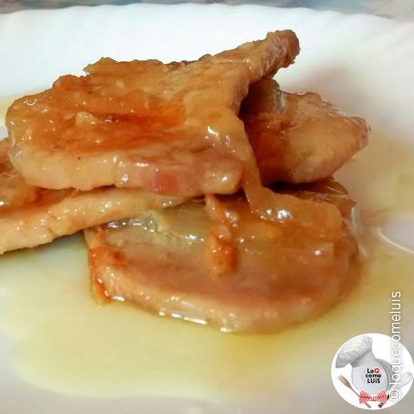 Lomo caramelizado con cebolla