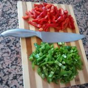 Merluza rebozada con pimienos aliñados - Paso 3