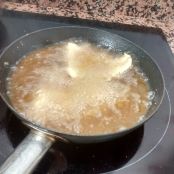 Merluza rebozada con pimienos aliñados - Paso 2