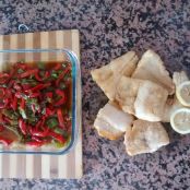 Merluza rebozada con pimienos aliñados - Paso 5