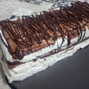 Dulce de galletas con café y chocolate