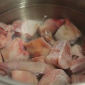 Manitas de cerdo en salsa - Paso 2