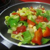Revuelto de verduras y picatostes - Paso 2