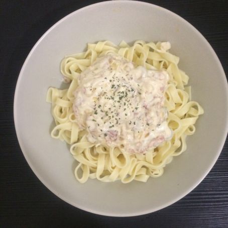 Nidos con Salsa carbonara