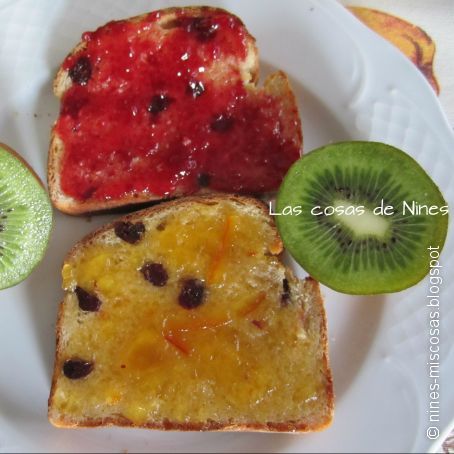 Pan de molde con arándanos y té blanco