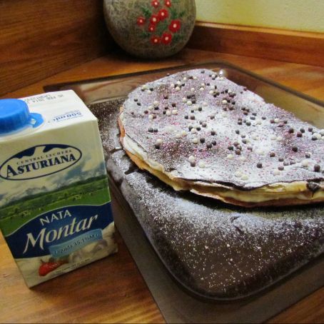 Hojaldre relleno de crema y frutas