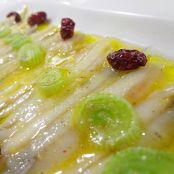 Boquerones macerados en vinagre de sidra y aceite de especias