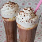 Batido de plátano, chocolate y fresa