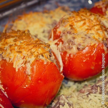 Tomates rellenos de carne picada y queso